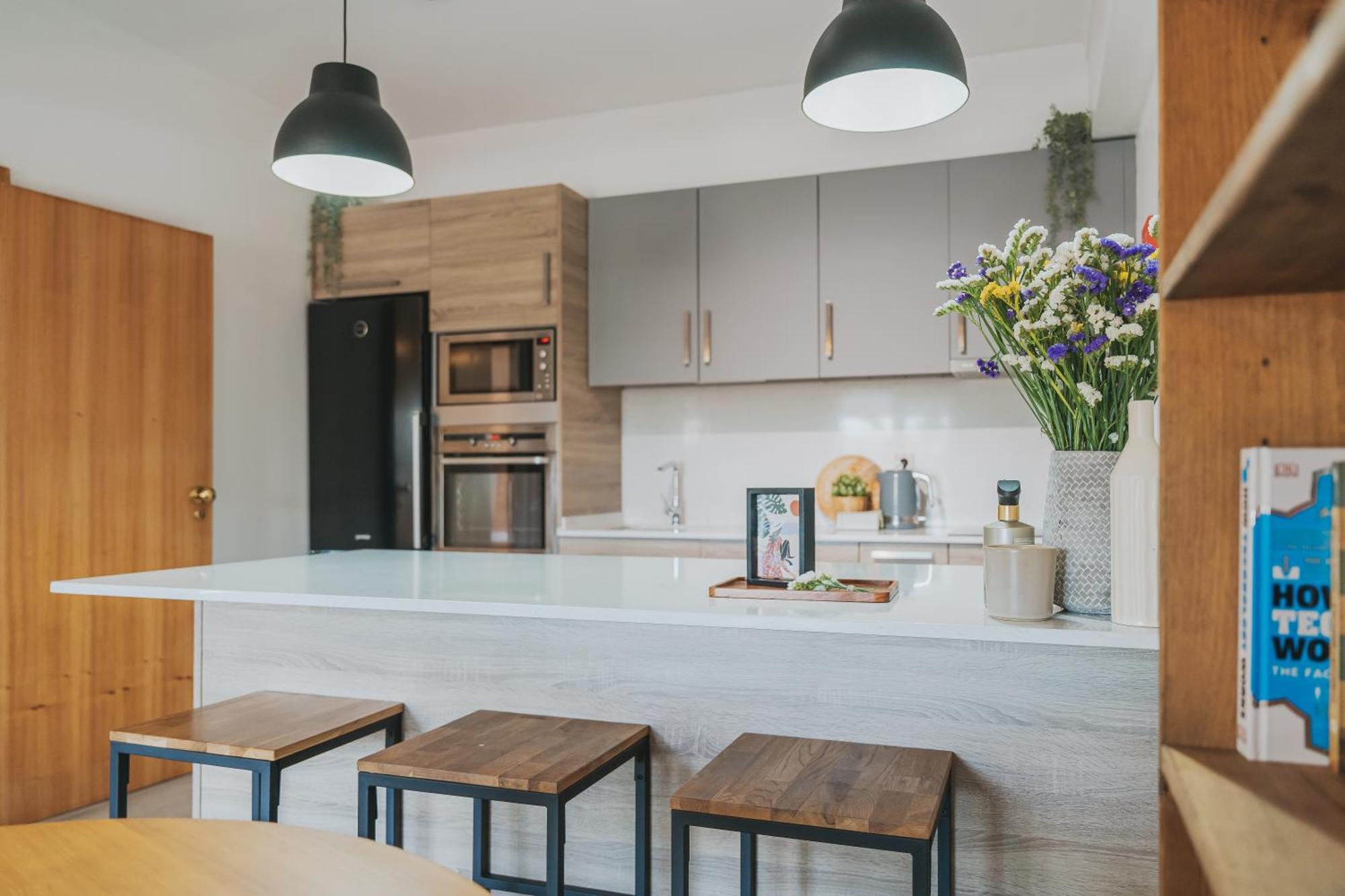 Surf Guesthouse - 7Min Walk To The Beach Патайас Екстериор снимка