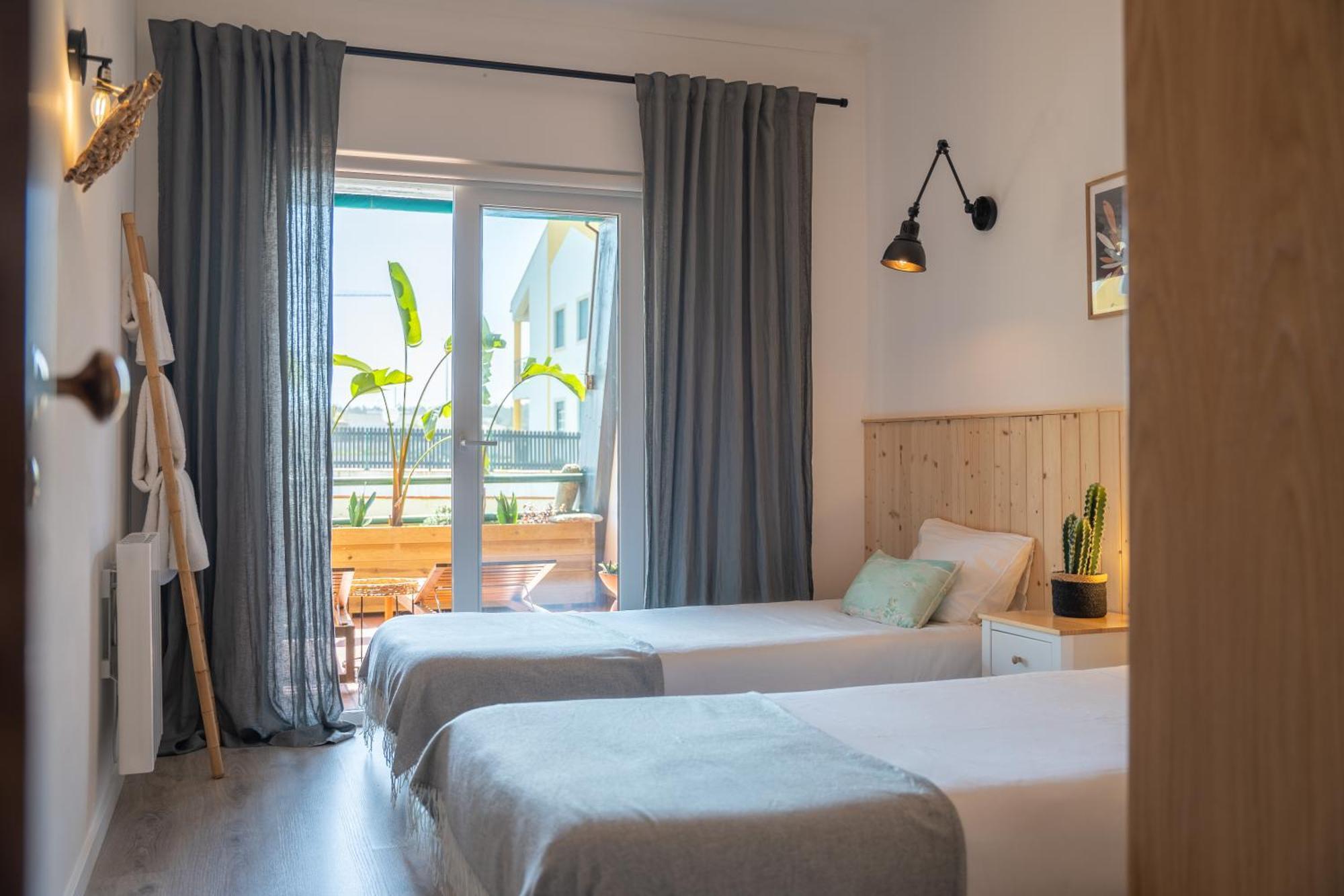 Surf Guesthouse - 7Min Walk To The Beach Патайас Екстериор снимка