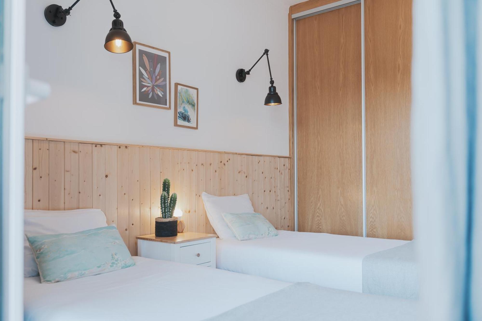 Surf Guesthouse - 7Min Walk To The Beach Патайас Екстериор снимка